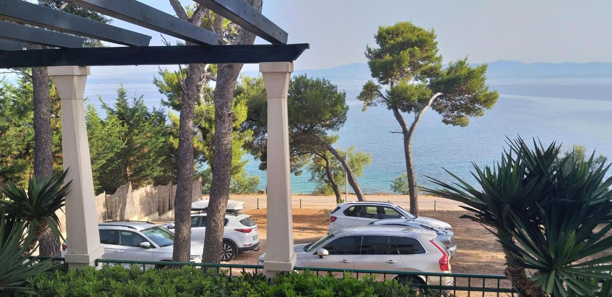 Apartments Villa La Riva - Seafront Accommodation Sutivan Exterior photo