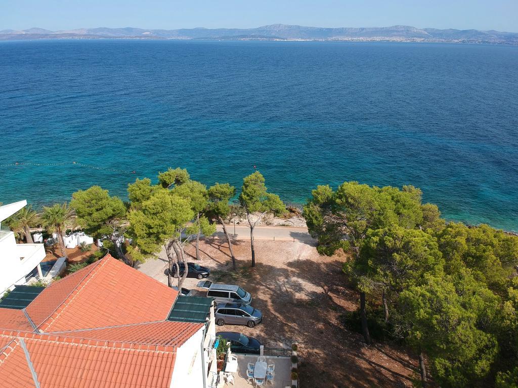 Apartments Villa La Riva - Seafront Accommodation Sutivan Exterior photo